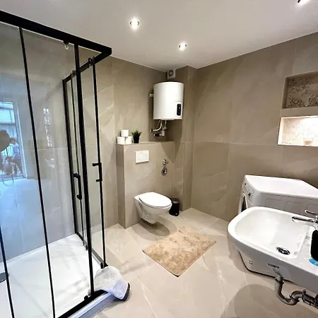 Modernes Fuer Handwerker & Monteure *