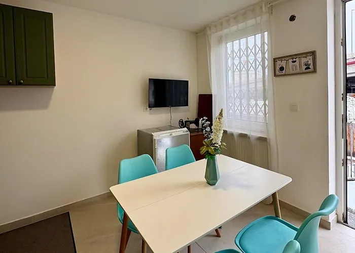 Modernes Fuer Handwerker & Monteure Daire *